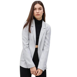 Aritzia Talula Women's Kent lightweight Classy Casual Blazer Light Grey Size 2.